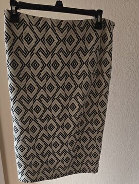 stradivarius Black and White Diamond-Pattern Pencil Skirt